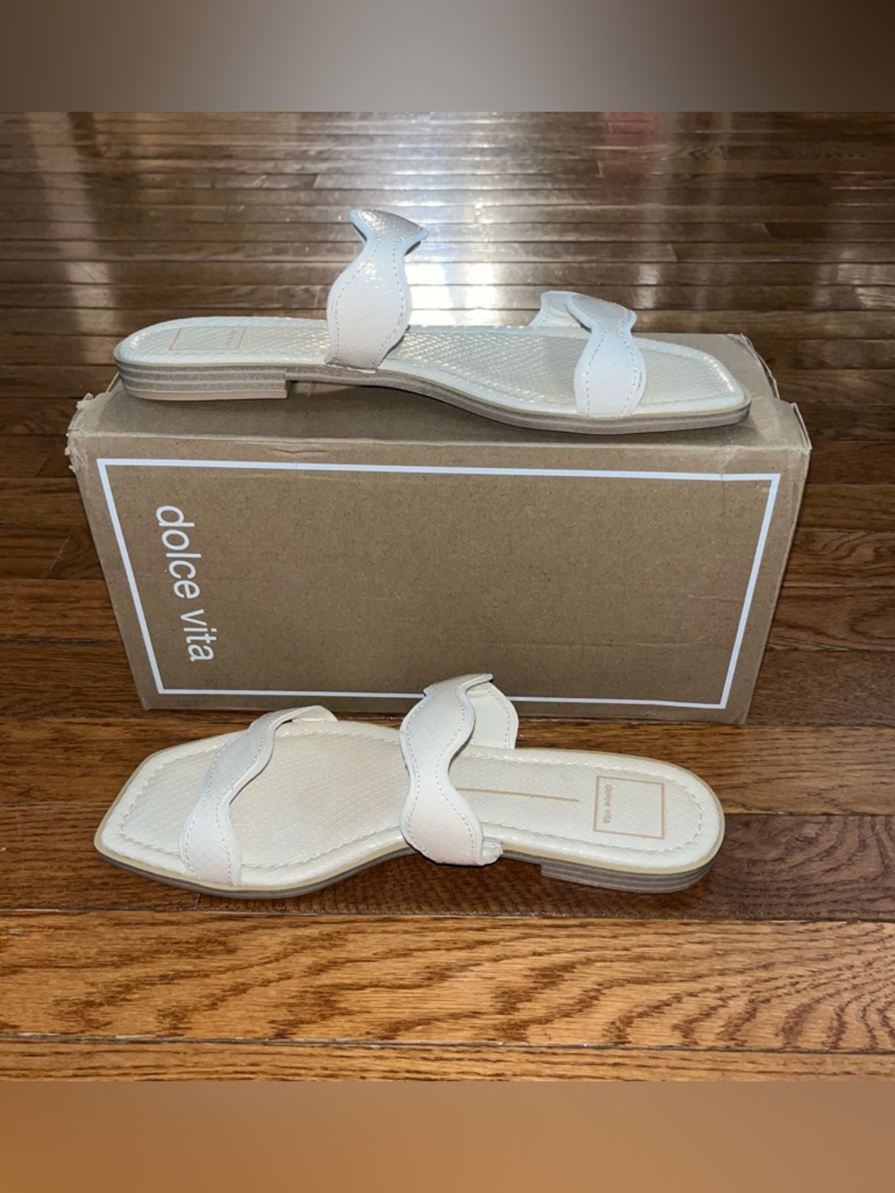 Dolce Vita Ilva Scalloped Low Slide Sandals Crème Embossed Women’s Size 11 - Picture 6 of 16